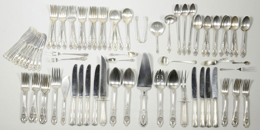 96 pcs Flatware inc. Rose Point: Wallace Silversmiths "Rose Point" sterling silver flatware, 78 pcs. plus additional assorted sterling flatware. 1st group: Rose Point sterling flatware pattern includes 12 dinner knives (9 1/8" L), 12