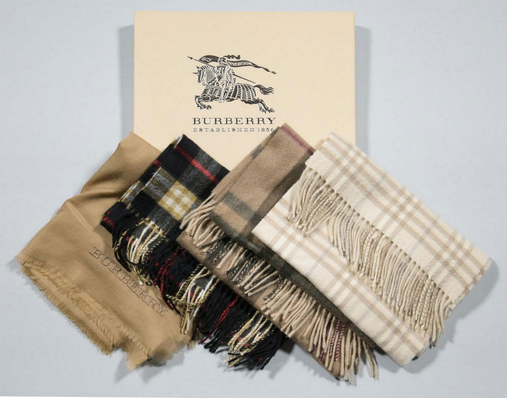 4 Burberry Scarves (1 of 10)