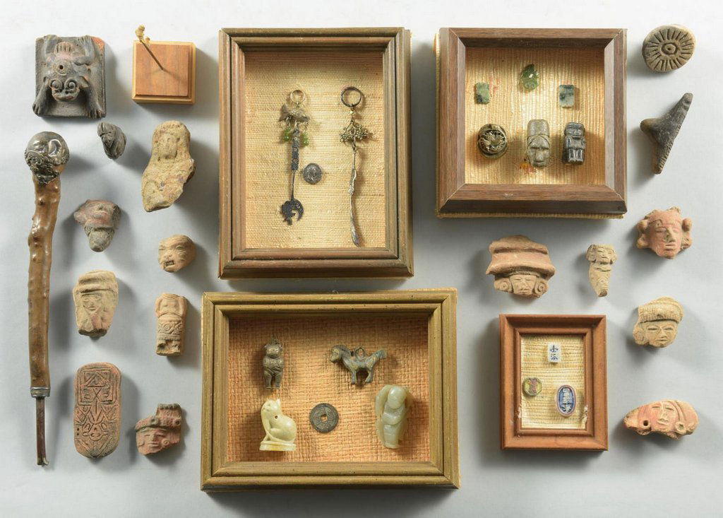 Lot small Chinese brass, stone artifacts (1 of 6)