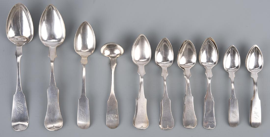 Assd. Coin Silver, Midwest Makers, 21 pcs: Group of assorted mid-19th century coin silver with Ohio, Missouri, and Kentucky maker marks, 21 pieces total with a mixture of fiddle, fiddle tipt and double swell fiddle handles. Ohio: Edward and Da