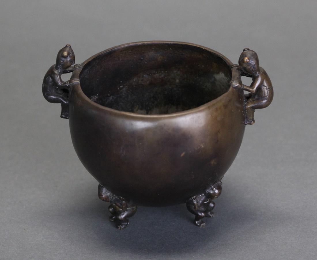 Chinese tripod bronze censer, Republican period (1 of 7)