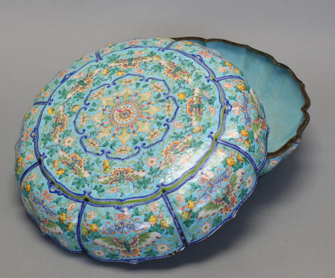 large Chinese enamel cover box, Republican period (1 of 2)