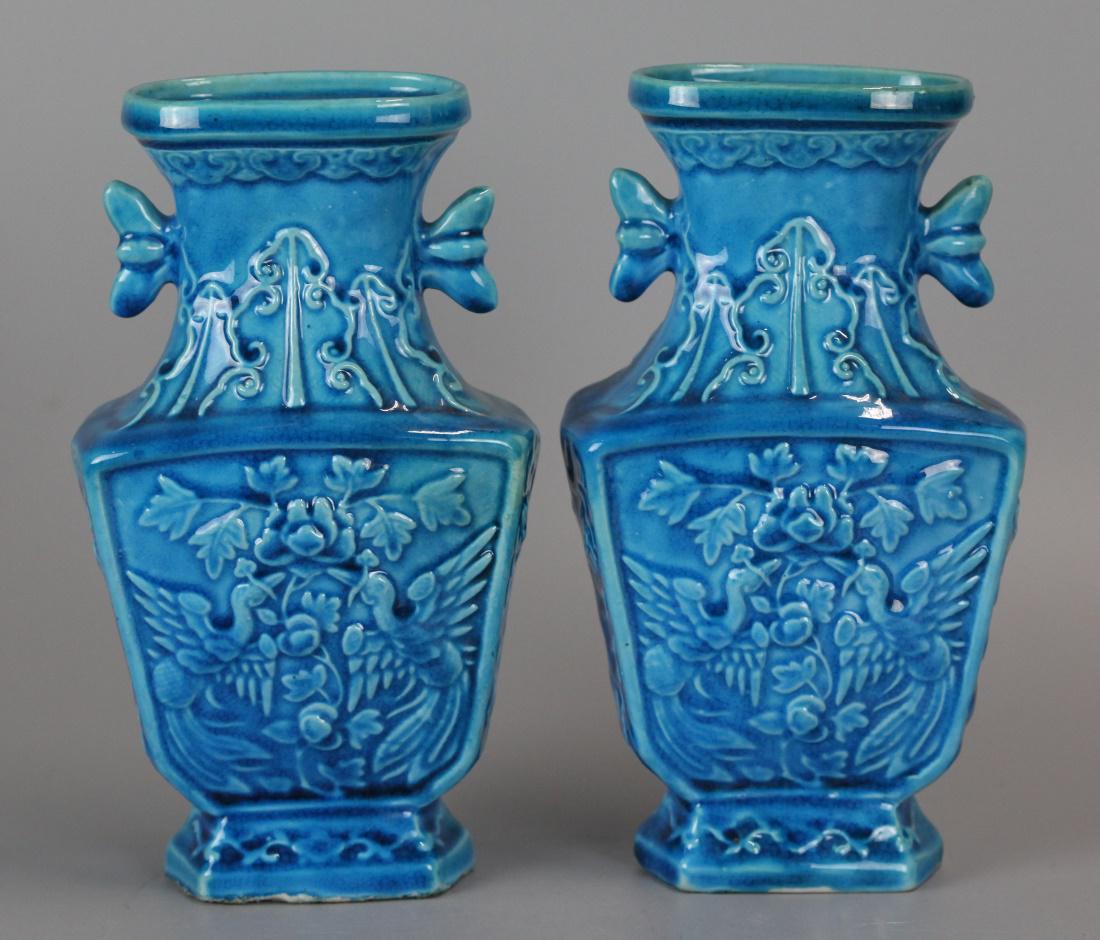 pair of Chinese porcelain vases, 19th c. (1 of 4)
