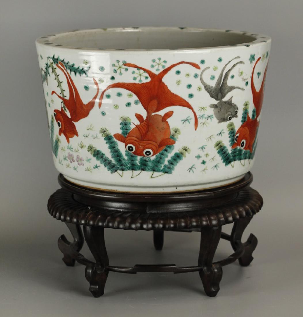 large Chinese porcelain planter, possibly 19th c. (1 of 10)