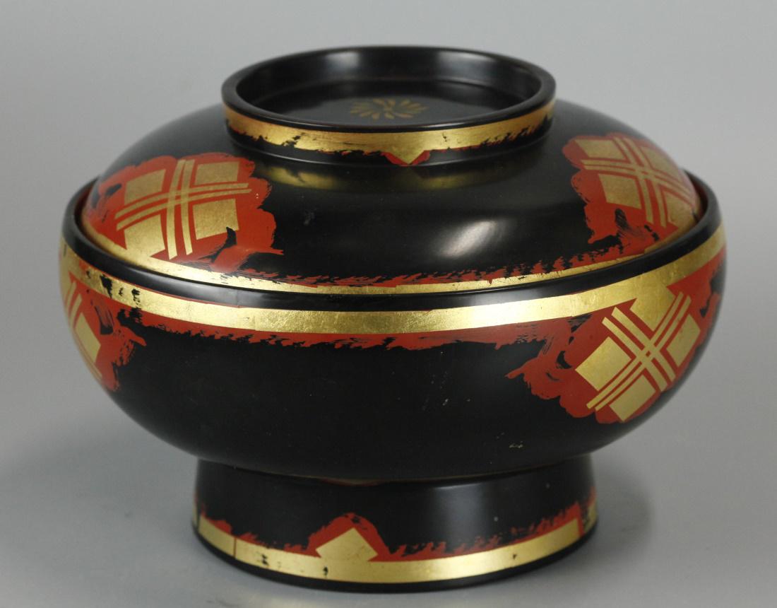 Japanese lacquer cover bowl (1 of 6)