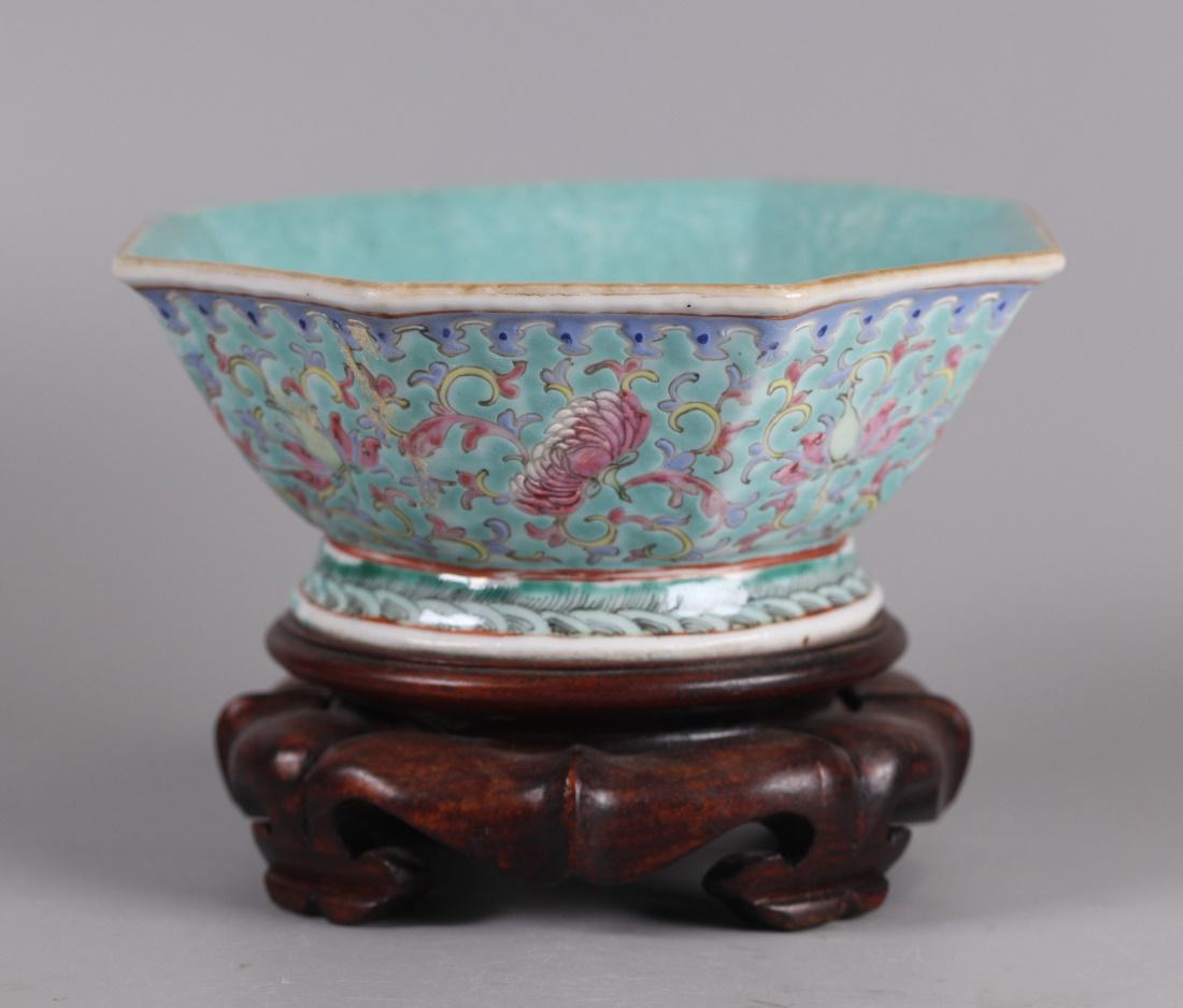 Chinese porcelain bowl, possibly 19th c. (1 of 6)