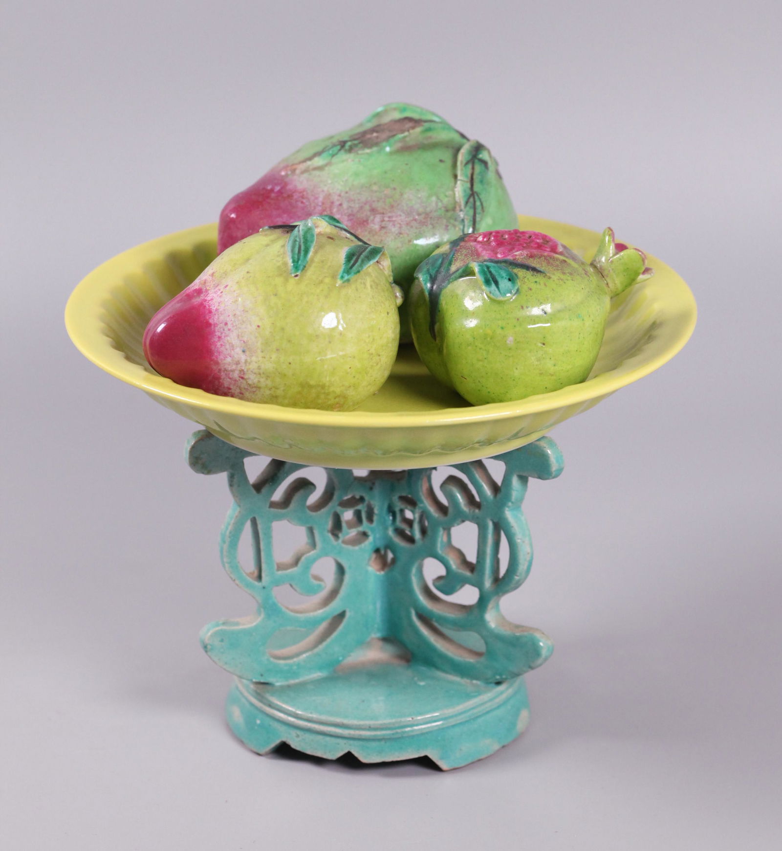 group of Chinese porcelain wares, possibly 19th c. (1 of 2)