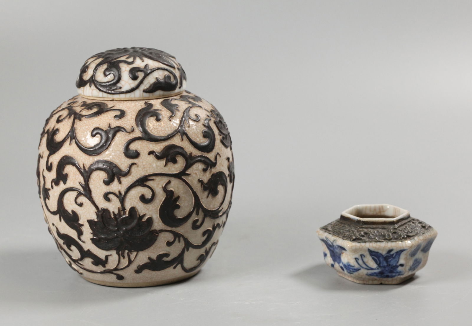 2 Chinese porcelain wares, possibly 19th c. (1 of 2)