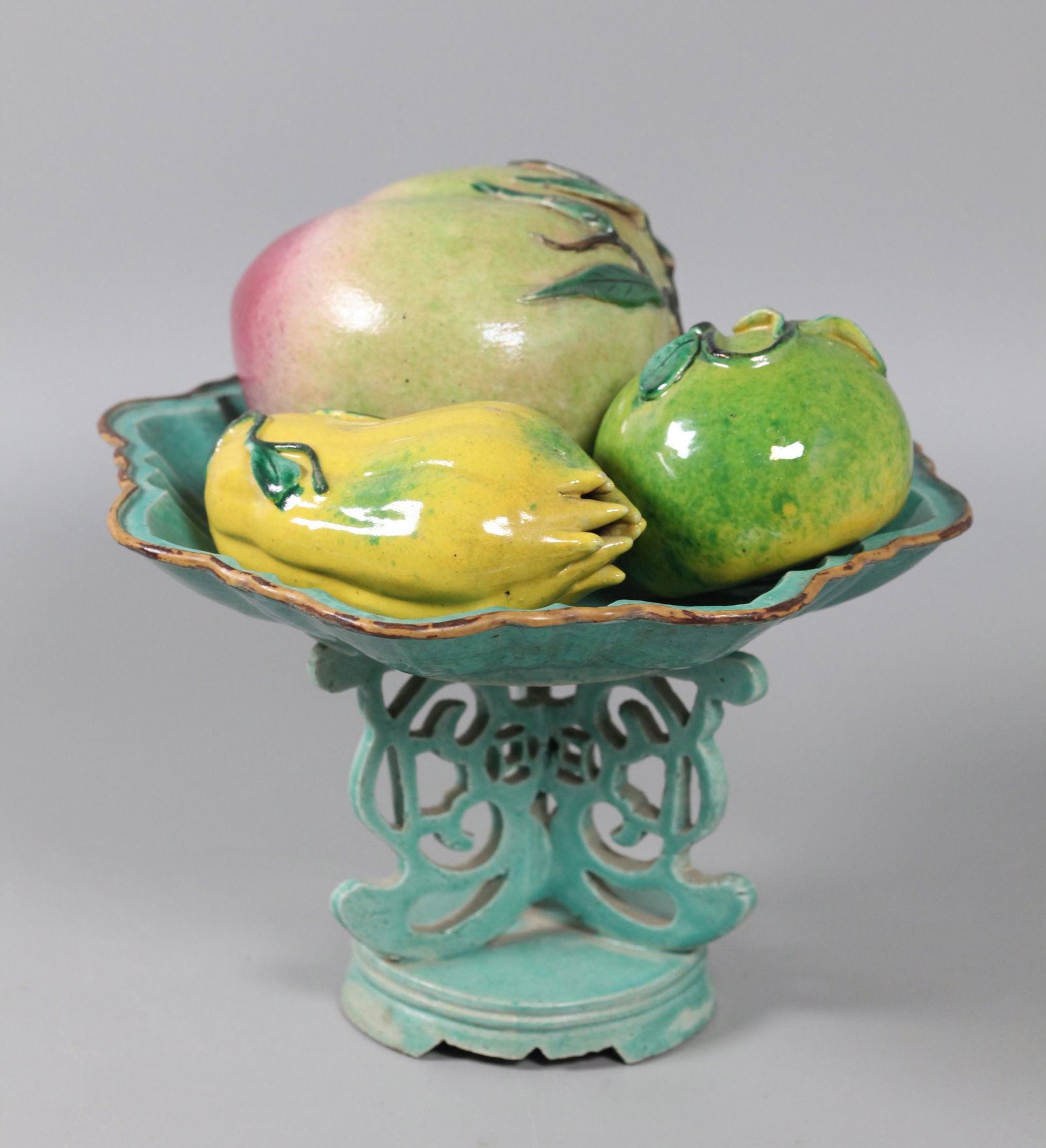 Chinese porcelain tray w/ fruits, possibly 19th c. (1 of 2)