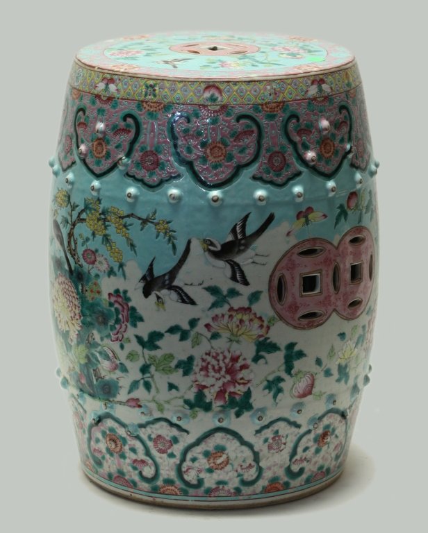 Chinese famille verte garden seat (Qing dynasty) (1 of 3)