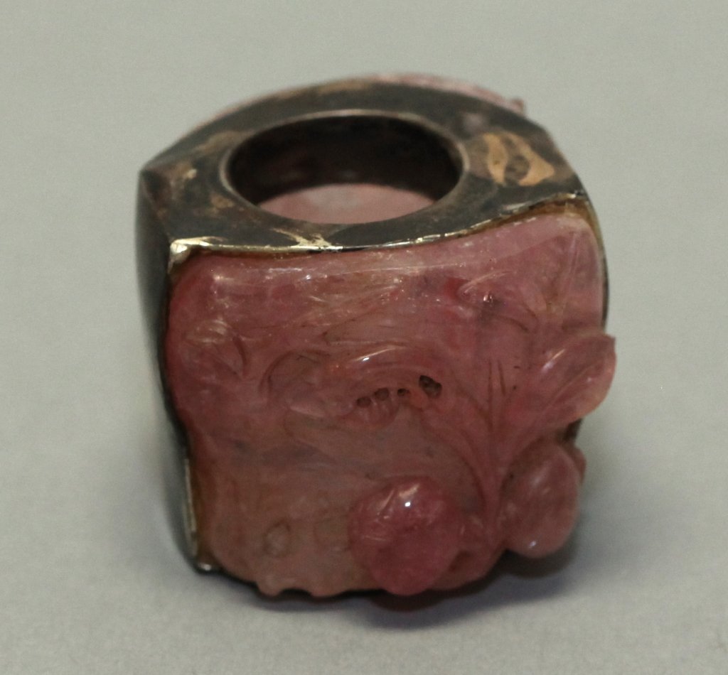 Chinese tourmaline thumb ring mounted on silver (1 of 3)