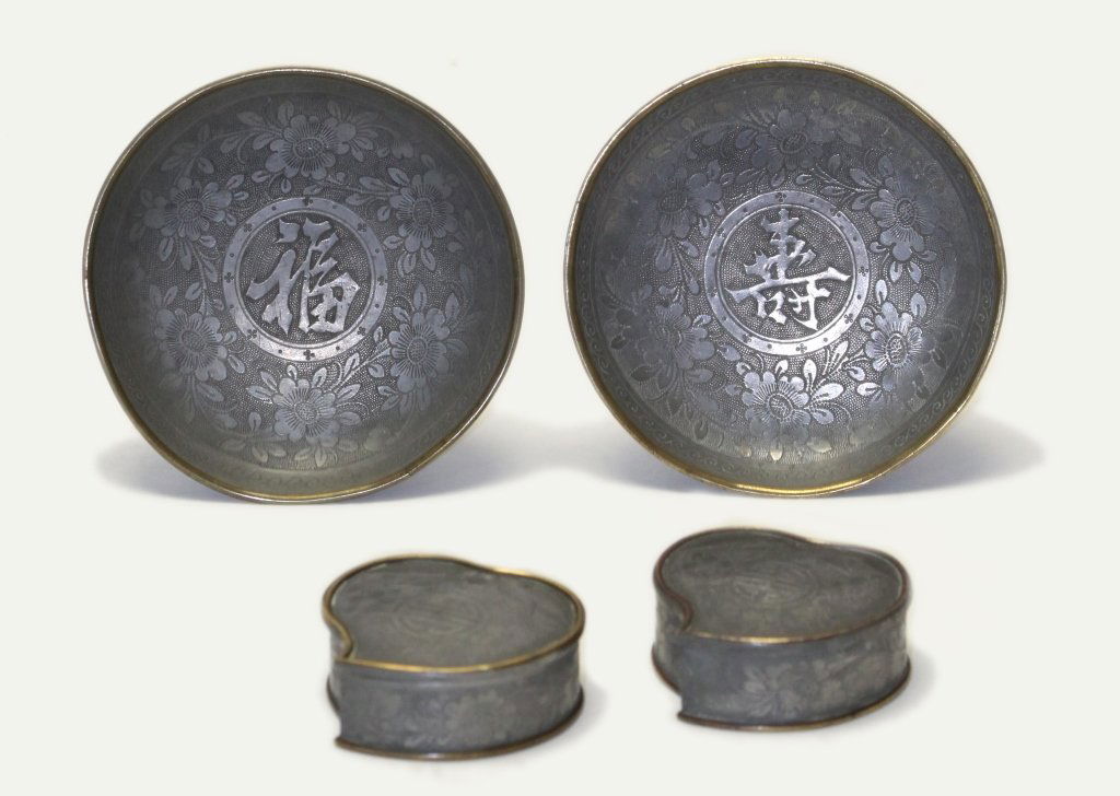 two pairs of Chinese pewter items (1 of 6)