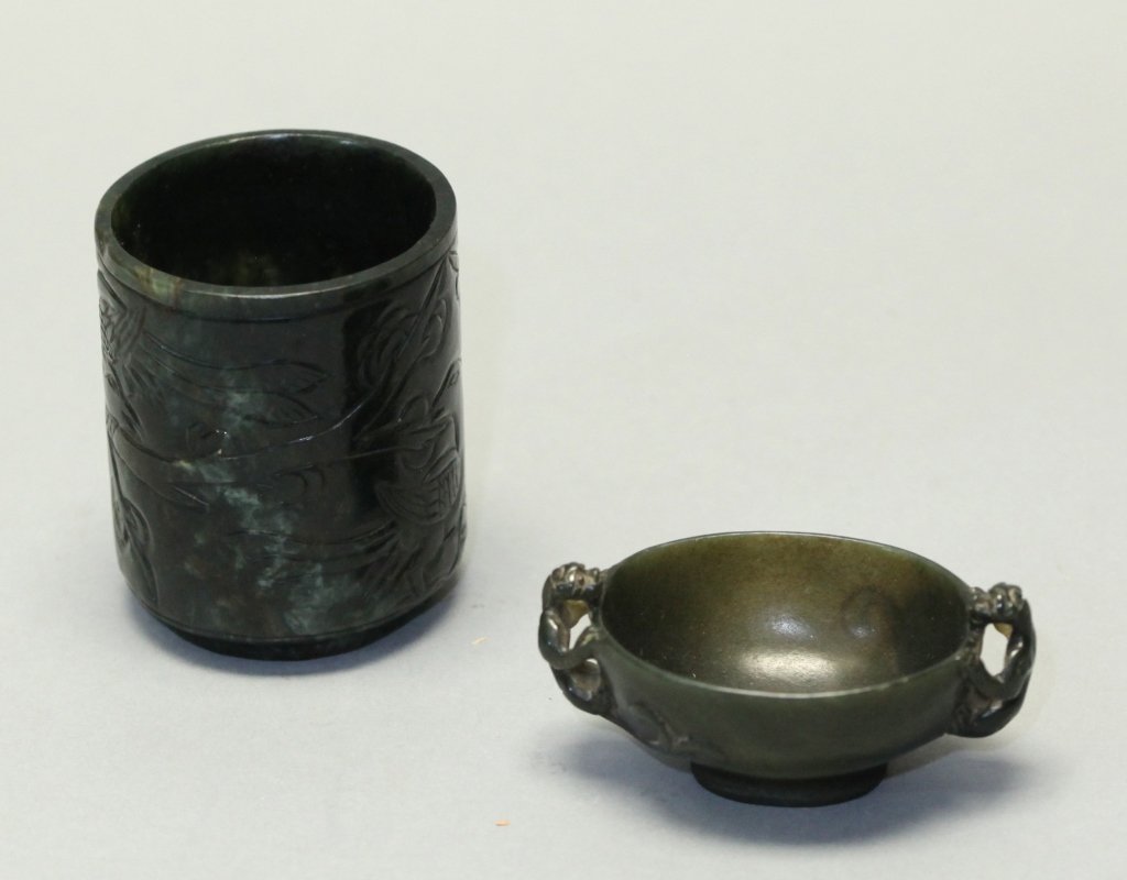 2 Chinese spinach jade items (brushpot, bowl) (1 of 4)