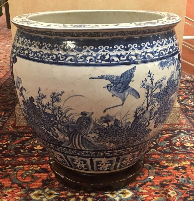 Chinese blue & white porcelain fishbowl (1 of 7)