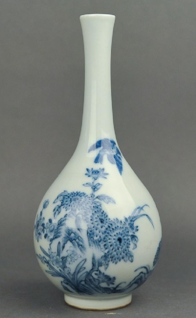 Chinese blue & white porcelain bottle vase (1 of 6)