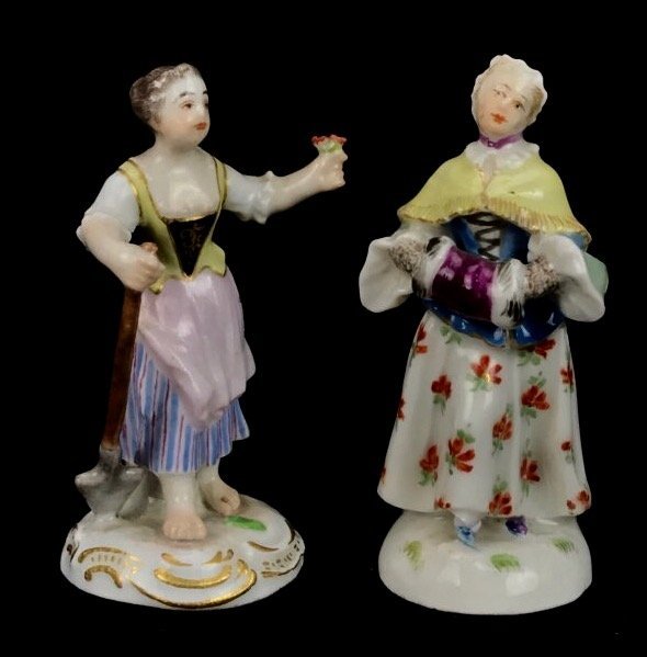 A PAIR OF 19TH C. MINIATURE MEISSEN FIGURES (1 of 3)