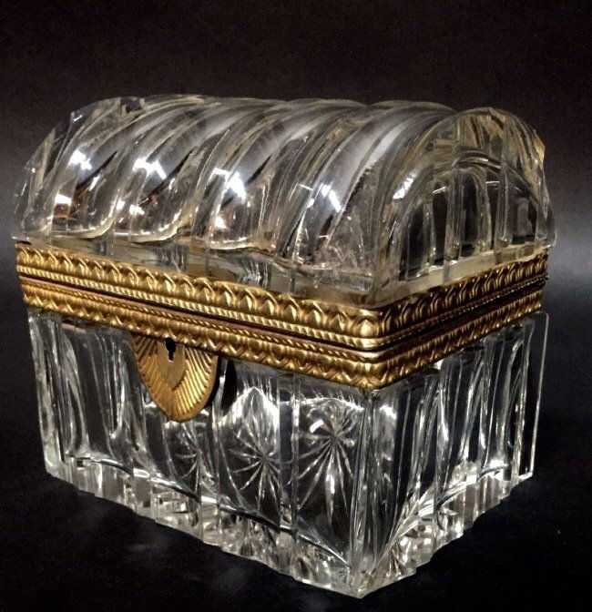 A SIGNED ORMOLU MOUNTED BACCARAT CRYSTAL BOX (1 of 3)