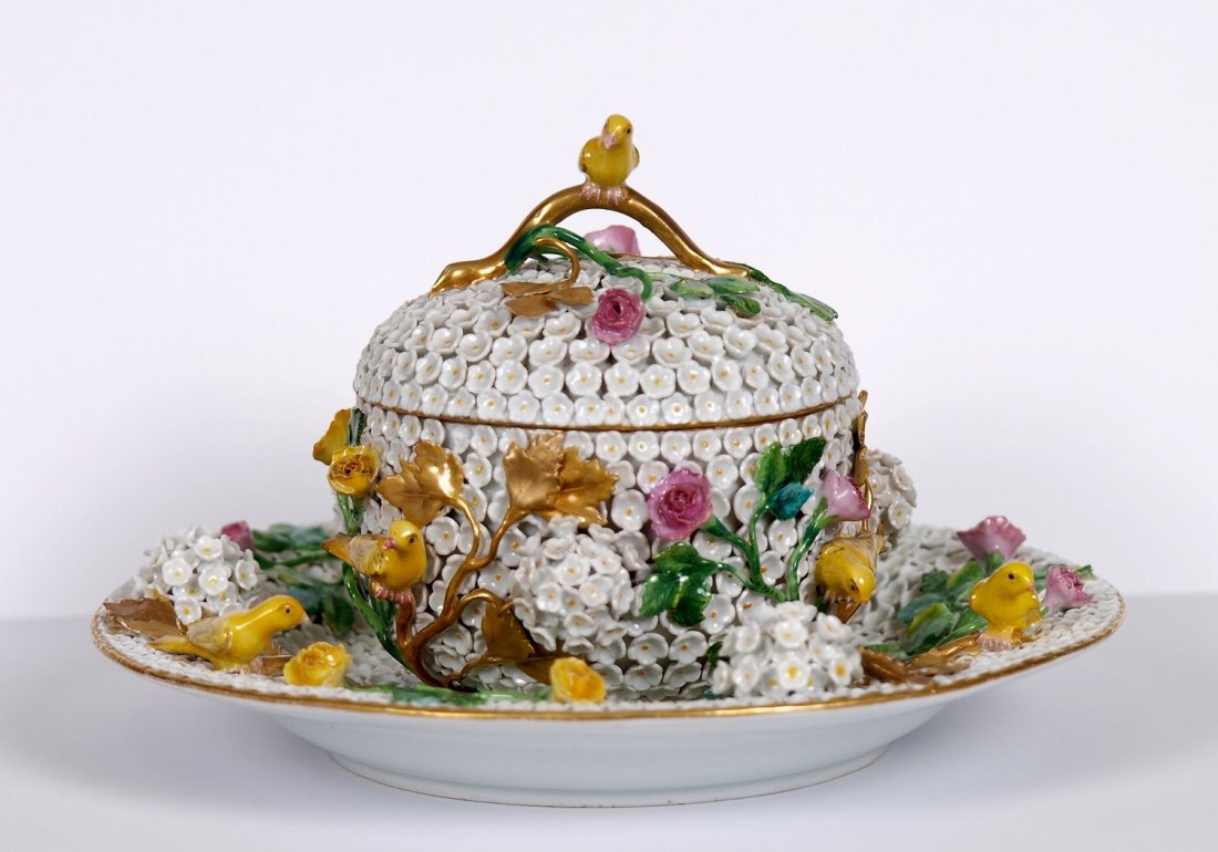 19TH C. MEISSEN SNOWBALL ECULE AND UNDER PLATE (1 of 5)