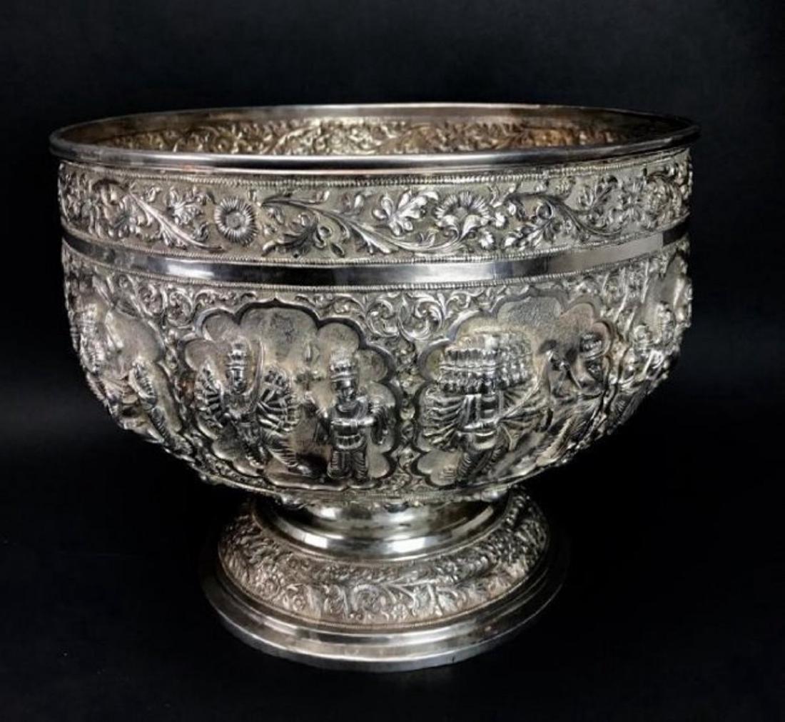 A GOOD BURMESE LARGE SILVER BOWL (1 of 4)