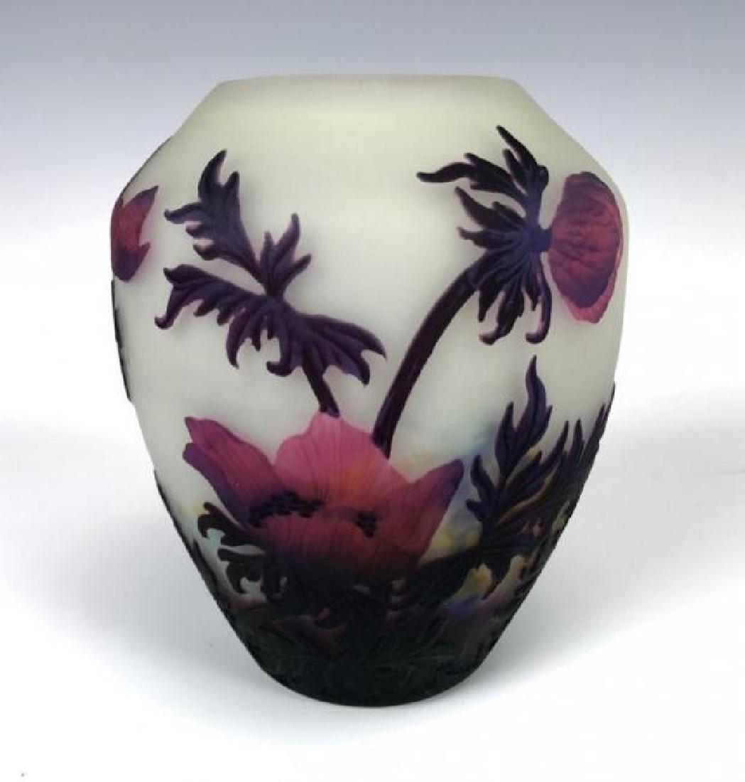 MULLER FRERES LUNVILLE GLASS VASE CIRCA 1900: Measures 6" High. Excellent condition. Estimate $1.000-1.200