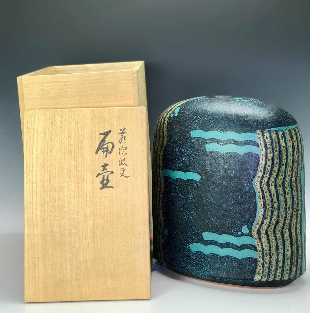 SIGNED JAPANESE STUDIO POTTERY VASE (1 of 8)
