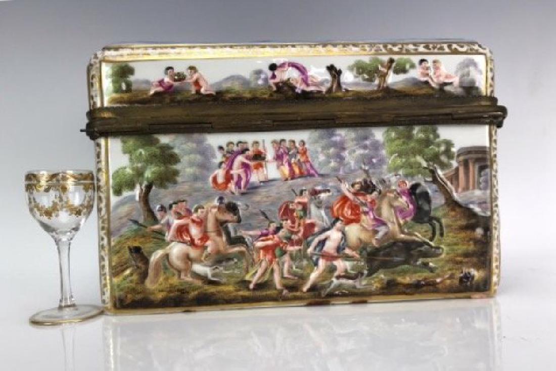 LARGE CAPODIMONTE BOX CIRCA 1880 (1 of 5)