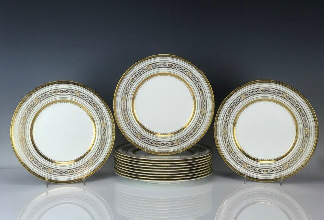 SET OF 12 MINTON DINNER PLATES RETAILED BY TIFFANY & CO: Measure 10.5" D. Marked MINTON Tiffany , excellent condition. Estimate $2.500-3.000