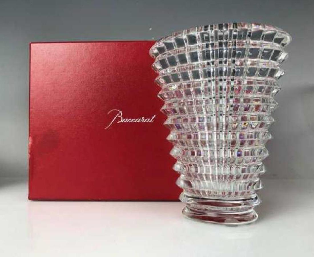 A SIGNED BACCARAT EYE VASE WITH ORIGINAL BOX (1 of 4)