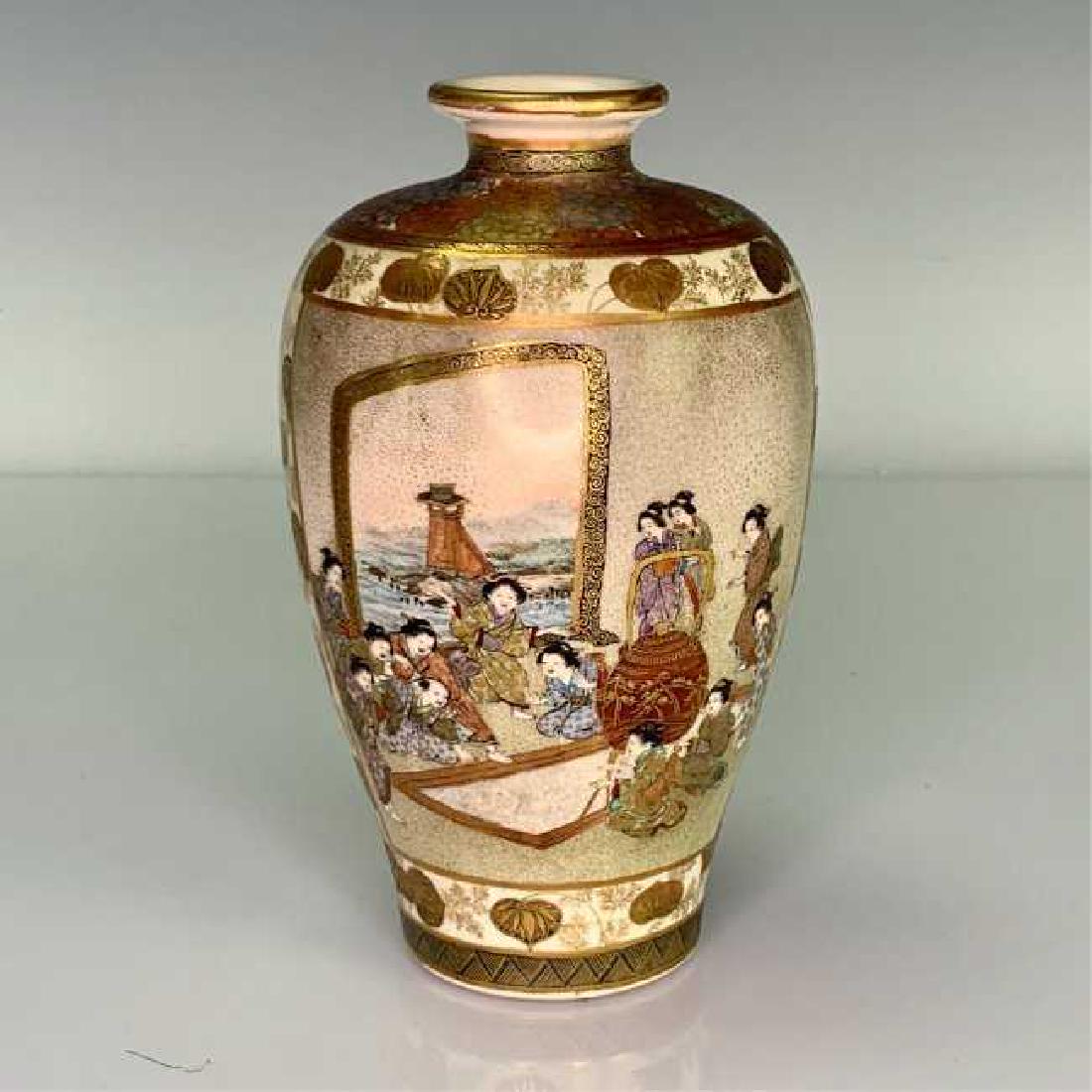 19TH C. JAPANESE SATSUMA PORCELAIN VASE: Meiji period , artist signed. Measures 7.5" High. Good condition. Estimate $800-1.000