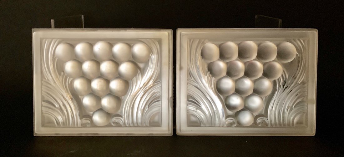 A PAIR OF LALIQUE FROSTED GLASS PLAQUES: Signd Lalique France. Measure 6" x 4.5". Excellent condition. Estimate $1000-1.200