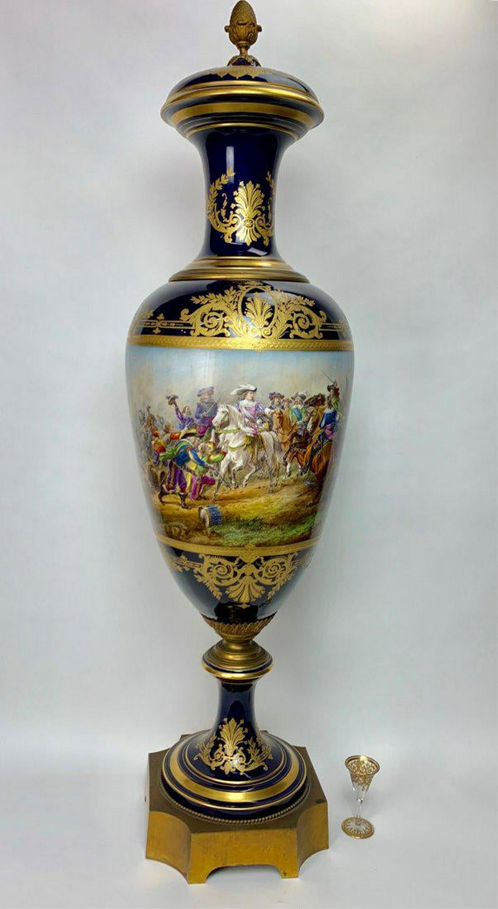 A LARGE 19TH C. SEVRES VASE AND COVER (1 of 6)