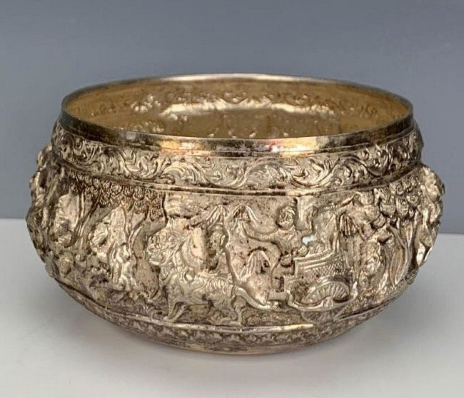 ANTIQUE BURMESE SILVER BOWL ARTISI SIGNED (1 of 2)