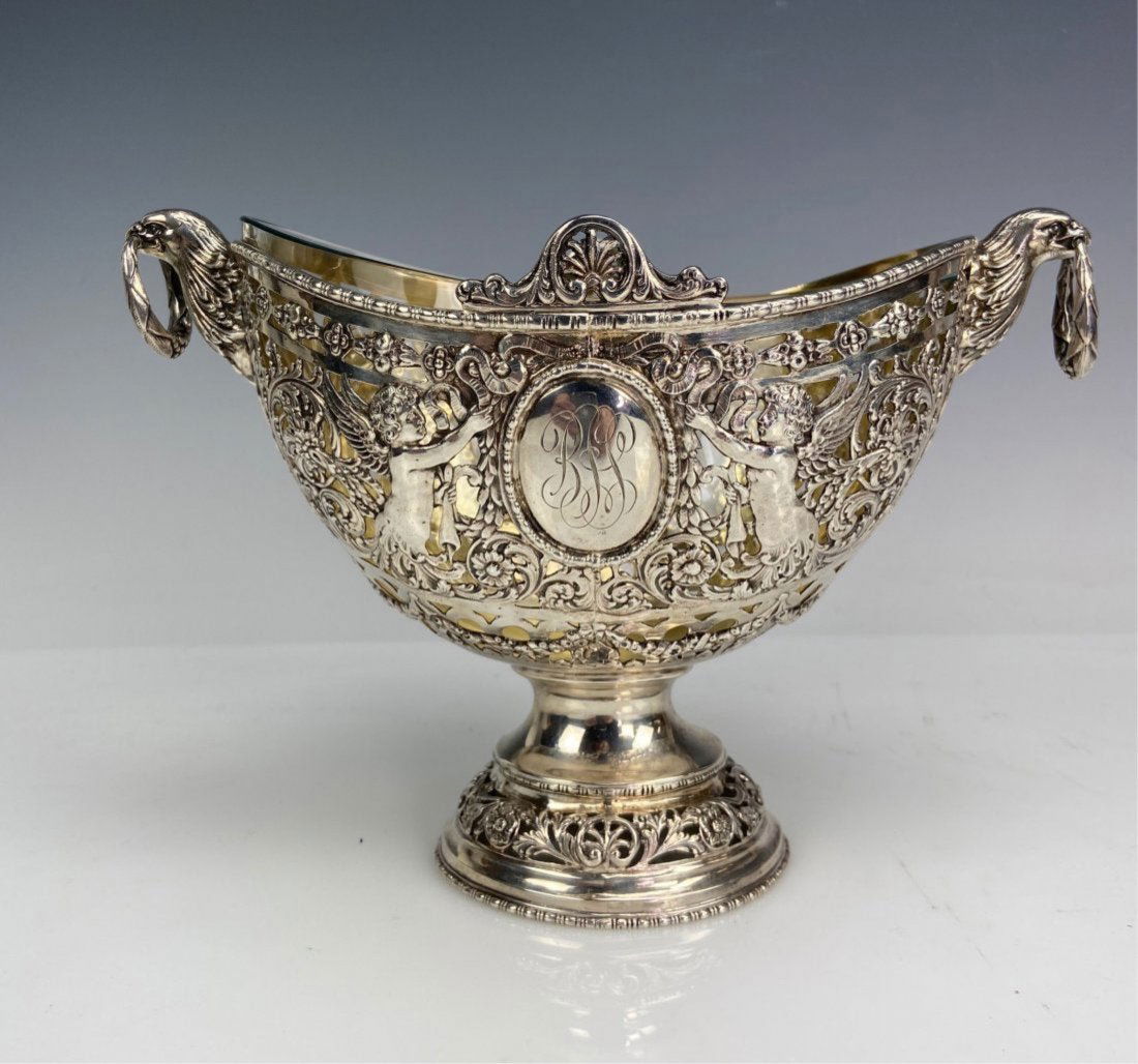 A CONTINENTAL RETICULATED SILVER BOWL WITH GLASS INSERT (1 of 5)