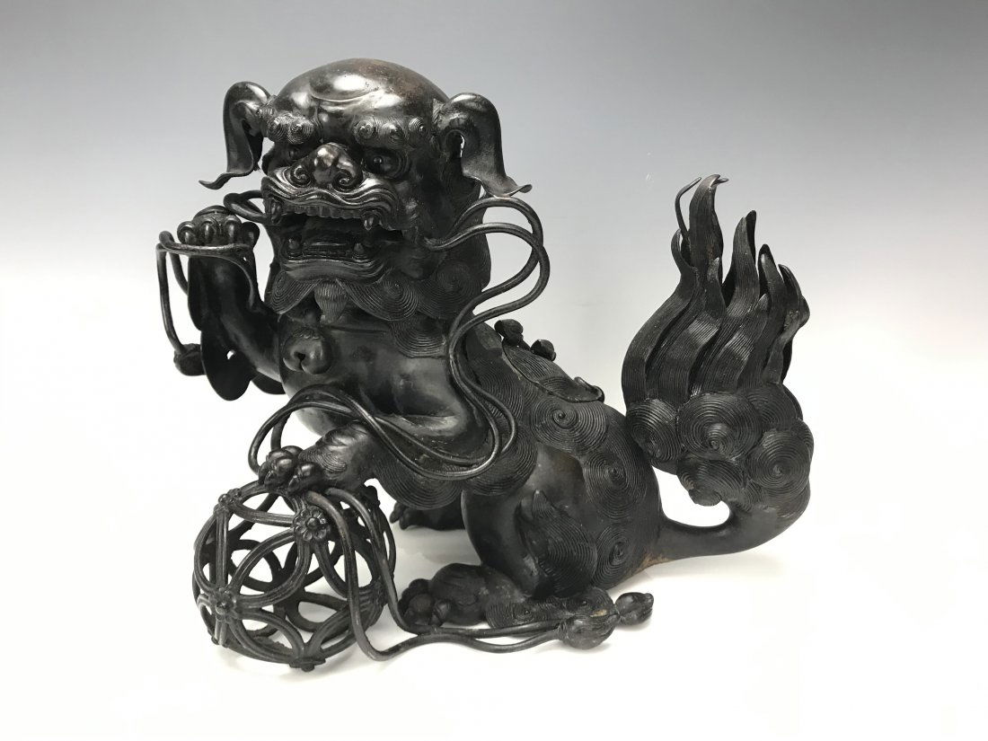 IMPERIAL CHINESE BRONZE FOODOG (1 of 6)