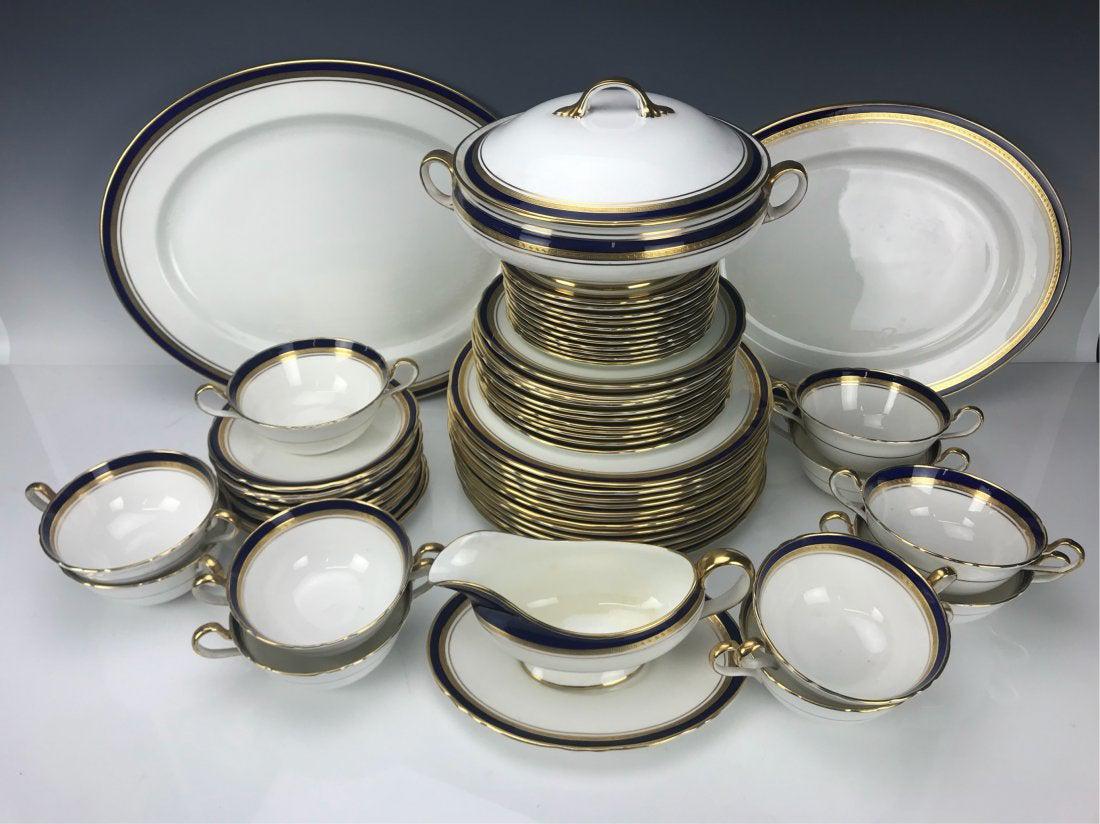 EXTENSIVE AYNSLEY DINNER SERVICE FOR 12 (1 of 7)