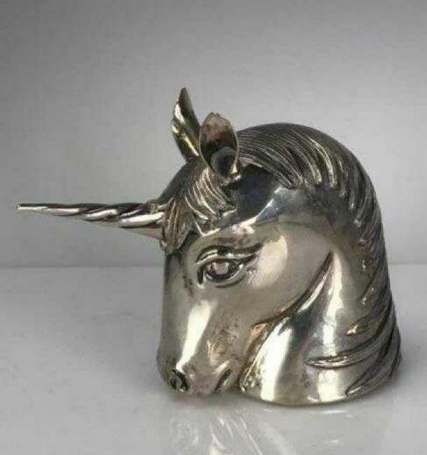 BUCCELLATI STERLING SILVER UNICORN LIGHTER: Measures 5" x 3". Marked 925 , and stamped Buccellati. Estimate $800-1.000