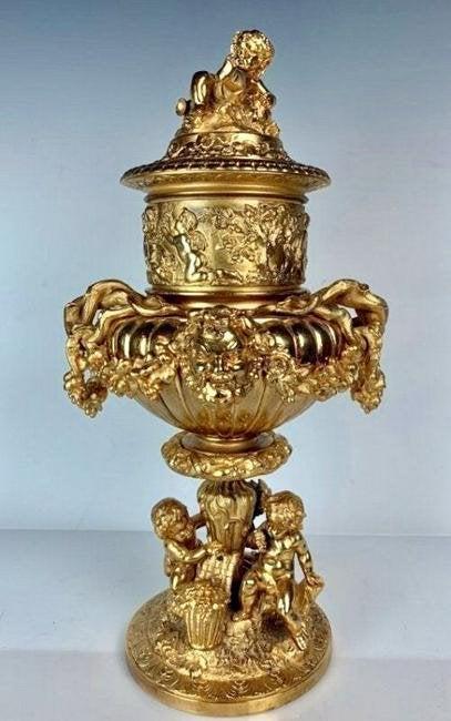 LARGE DORE BRONZE VASE CIRCA 1900 (1 of 4)
