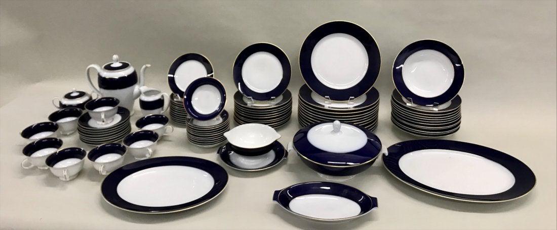 AN EXTENSIVE CLASSIC ROSE ROSENTHAL DINNER/TEA SET: Total of 82 pieces. 12 dinner plates, 12 soup plates, 11 salad plates, 12 bread and butter plates, 8 cup and saucers, tea pot, sugar and milk pot, serving dishes. All in good condition. Estimate $800-