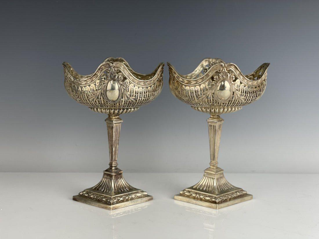 A PAIR OF 19TH C. CONTINENTAL SILVER BONBONIERS (1 of 5)