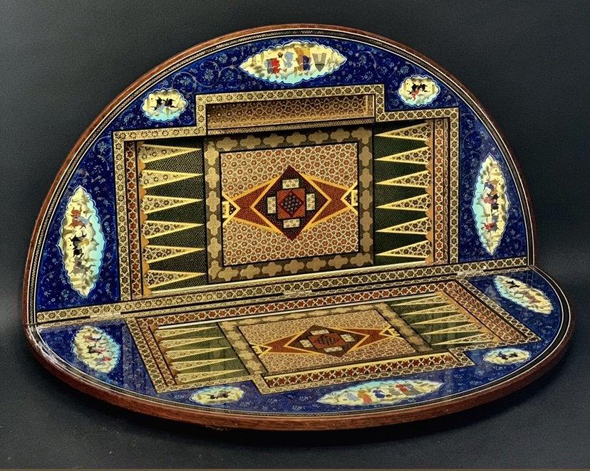 UNIQUE AND MAGNIFICENT ROUND BACKGAMMON (1 of 5)
