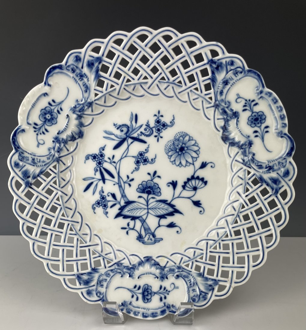 LARGE RETICULATE MEISSEN PLATE (1 of 3)