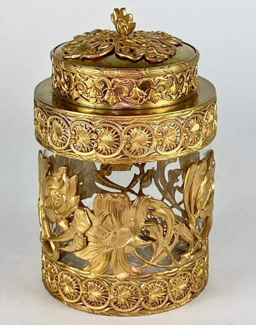 A VERY FINE ORMOLU MOUNTED BACCARAT BOX (1 of 3)