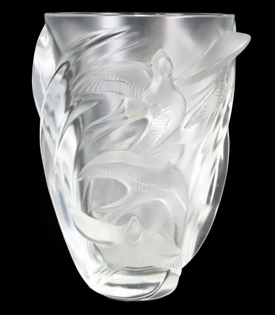 LALIQUE MARTINETS VASE (1 of 2)