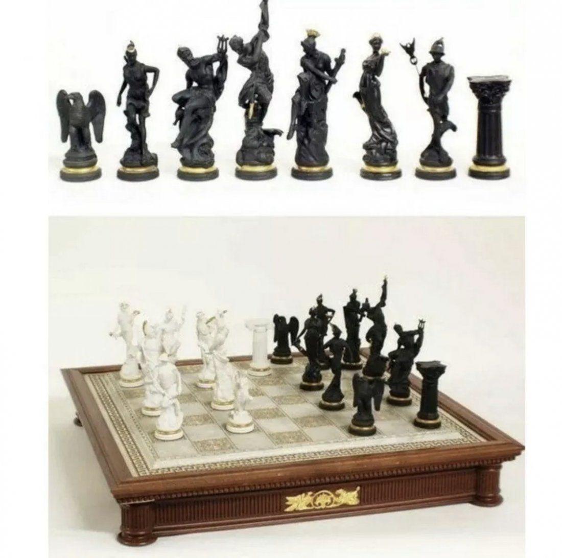 VERY RARE FRANKLIN MINT CHESS SET (1 of 2)