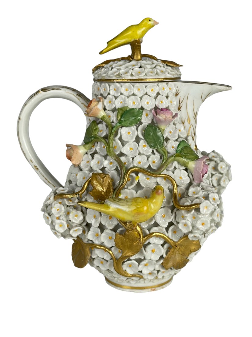 19TH CENTURY MEISSEN SNOWBALL CREAMER: First quality, in overall good condition, repairs to extremities . Measures 6 inches tall. Estimate $1.500-2.000