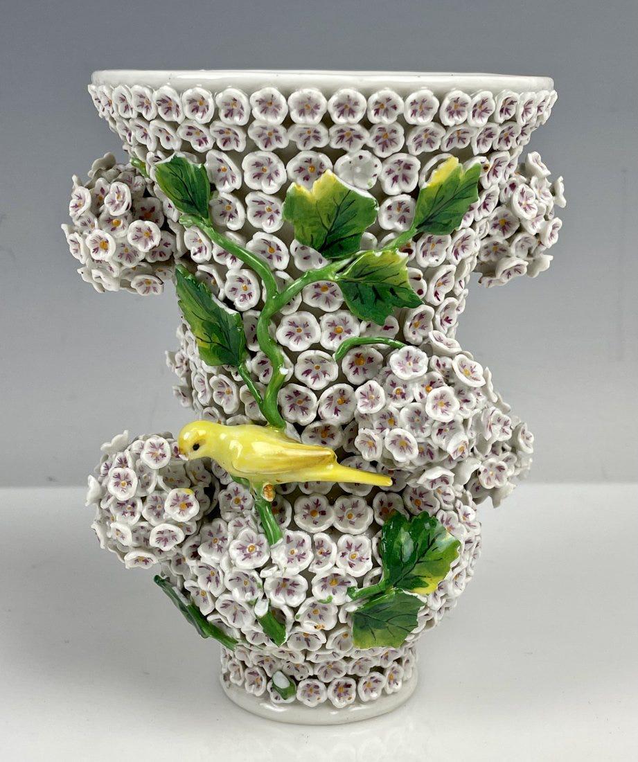 19TH C. SNOWBALL MEISSEN VASE (1 of 5)