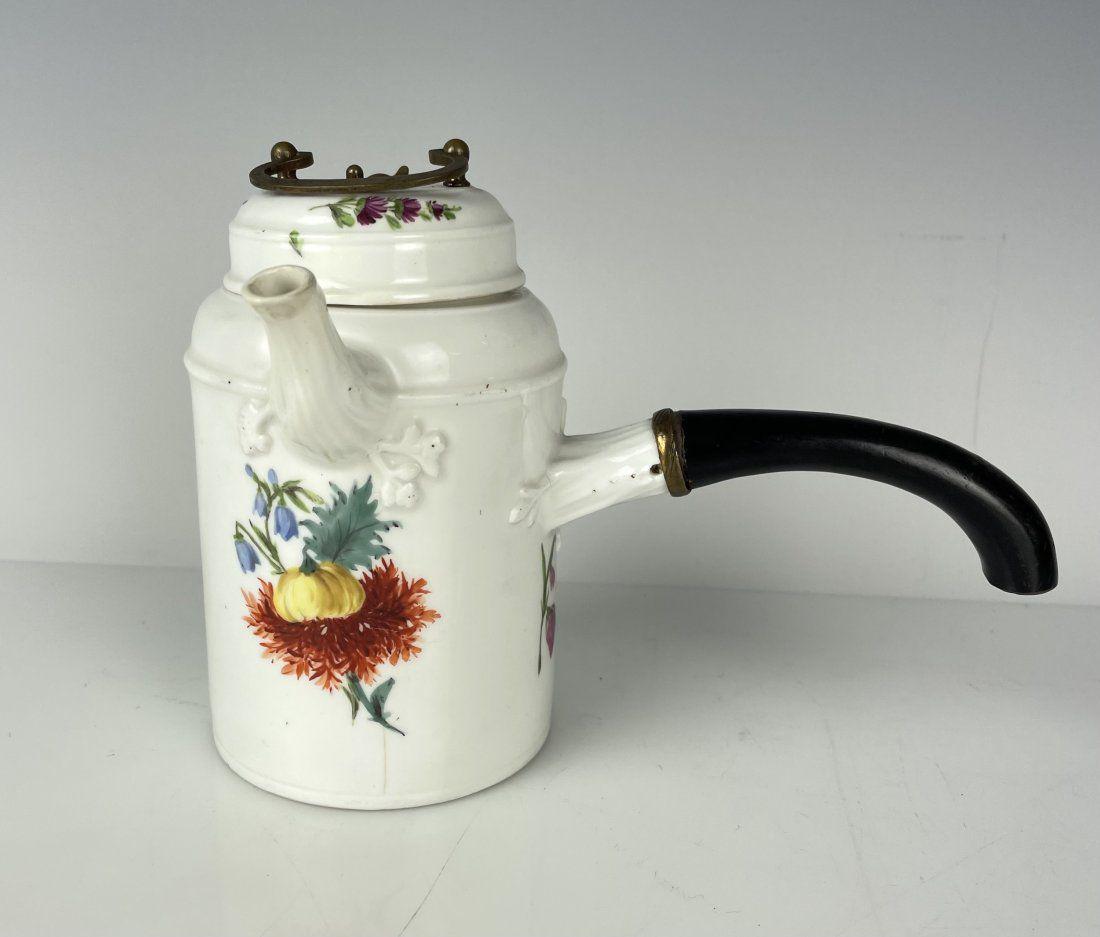 18TH C. MEISSEN TEA POT (1 of 4)