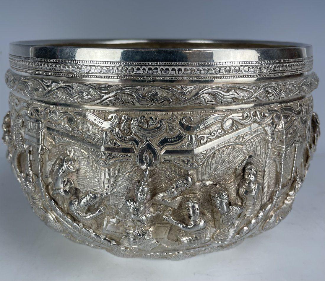A LARGE BURMESE SILVER BOWL CIRCA 1880 (1 of 8)