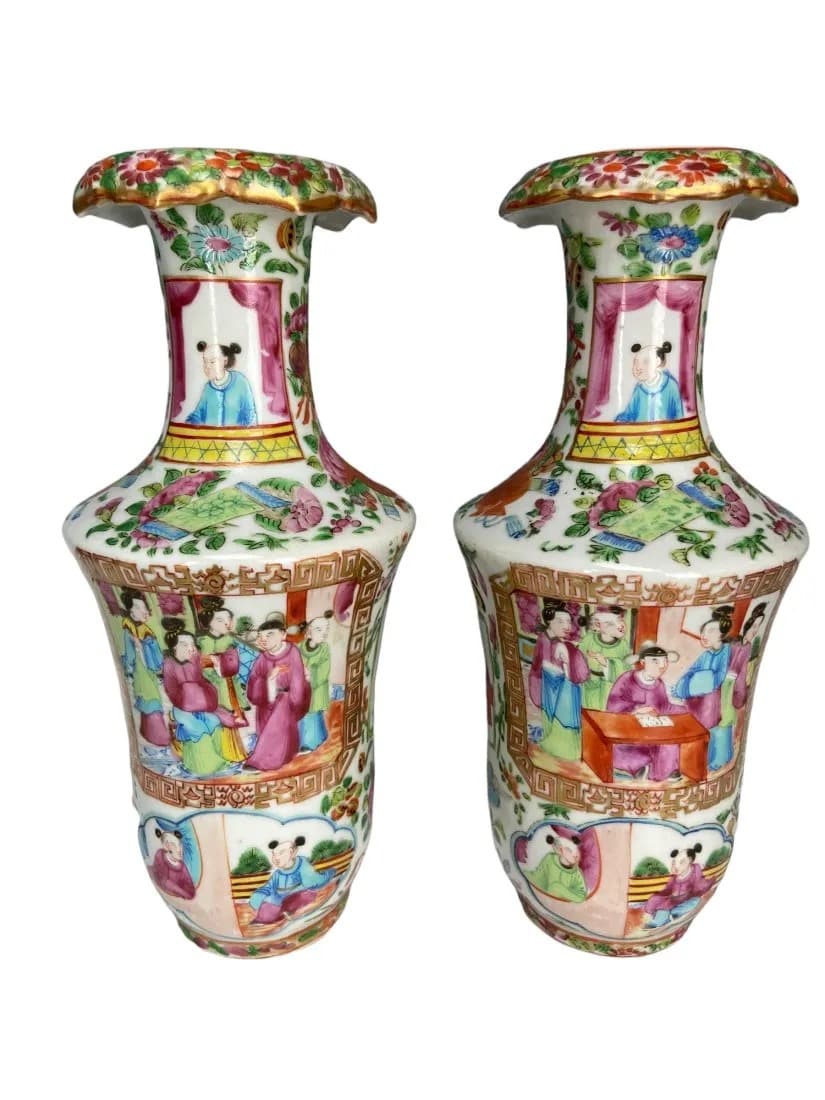 A PAIR OF 19TH C. CHINESE ROSE CANTON VASES (1 of 4)