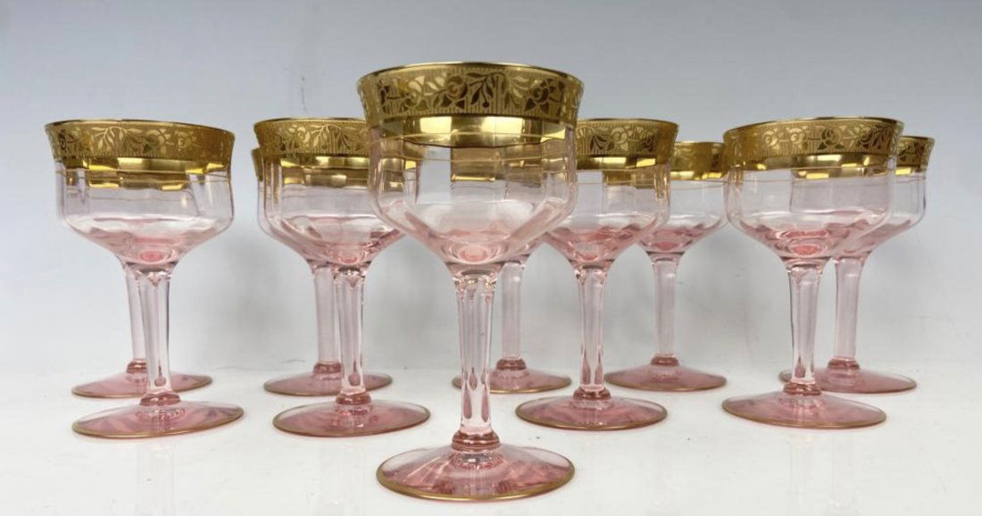 SET OF 10 WINE GLASSES: Measure 5.5” high. In good condition. Estimate $200-300
